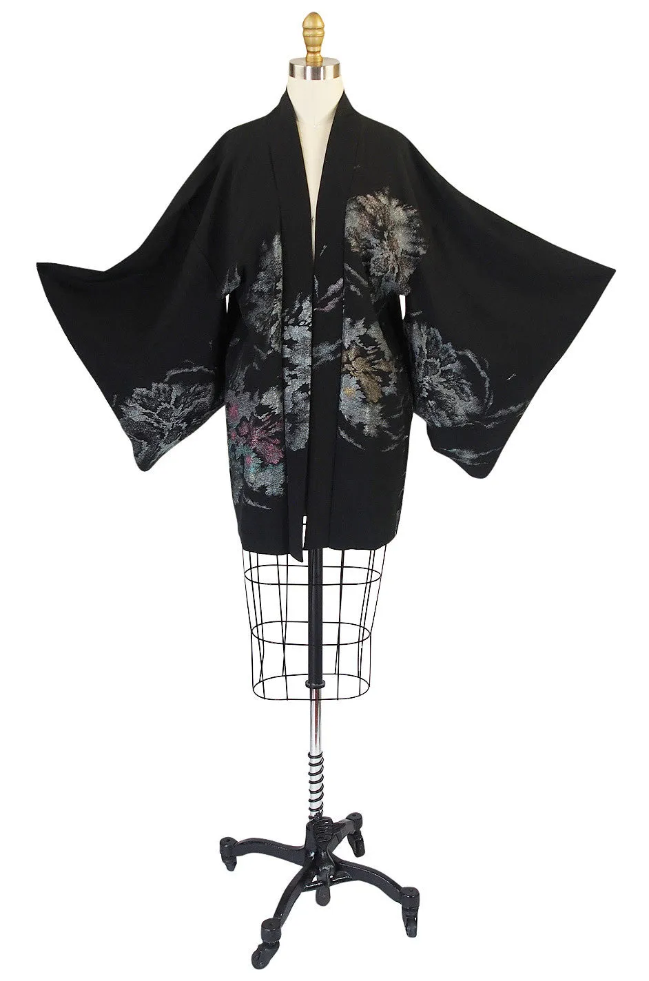 1950s Metallic Floral Design Silk Kimono