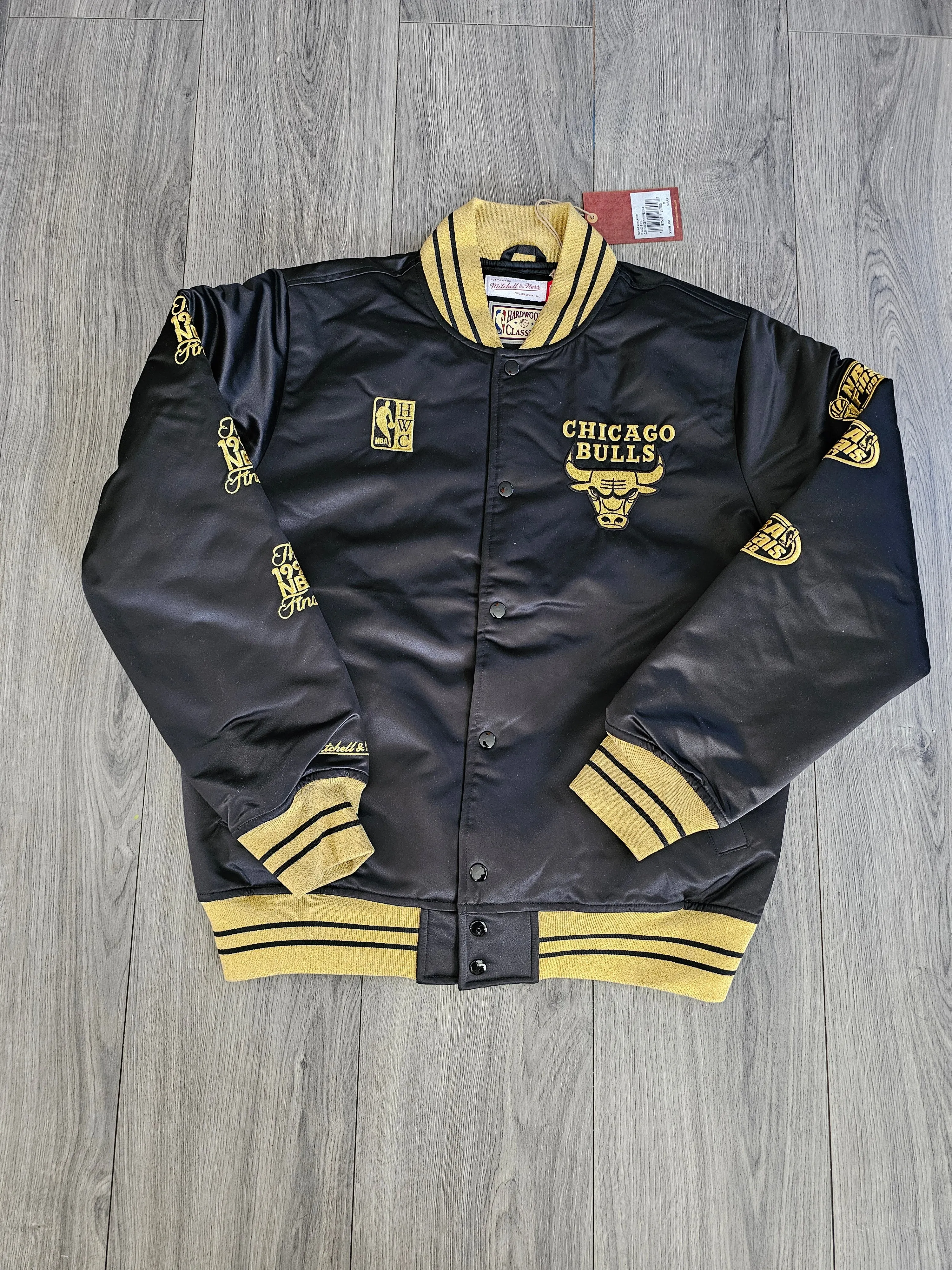 Chicago Bulls Mitchell and Ness Jordan 6 Rings Tribute Jacket