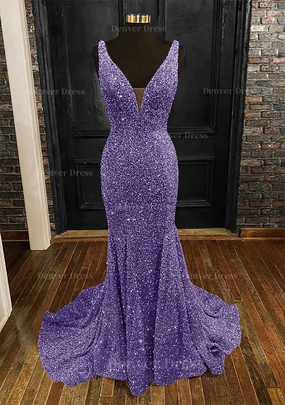 kamahe Sheath/Column Trumpet/Mermaid V Neck Sleeveless Velvet Sequins Sweep Train Prom Dress