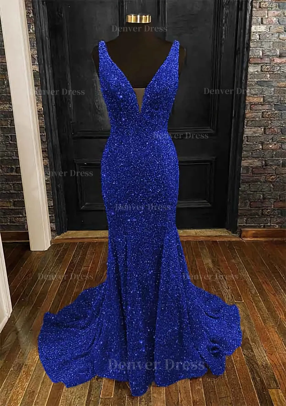 kamahe Sheath/Column Trumpet/Mermaid V Neck Sleeveless Velvet Sequins Sweep Train Prom Dress