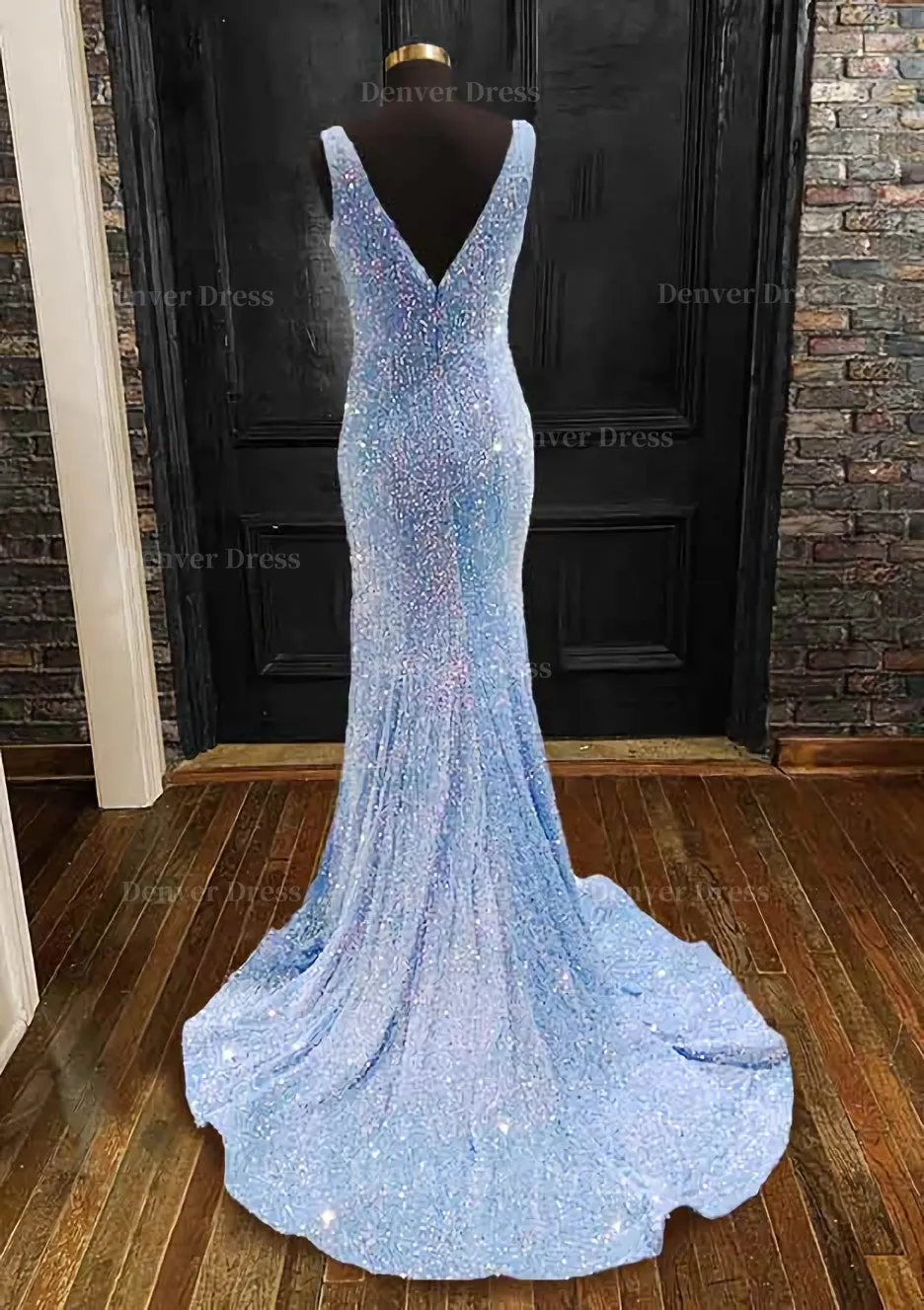 kamahe Sheath/Column Trumpet/Mermaid V Neck Sleeveless Velvet Sequins Sweep Train Prom Dress