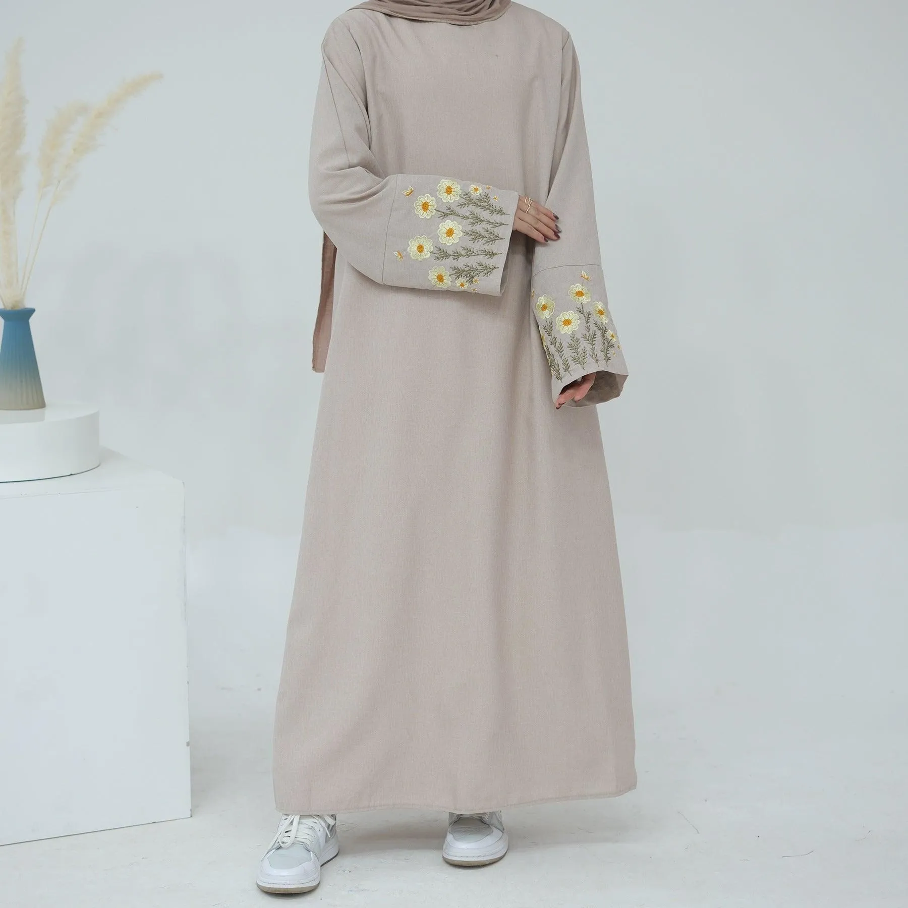 MA058 Floral Embroidery Elegant Abaya