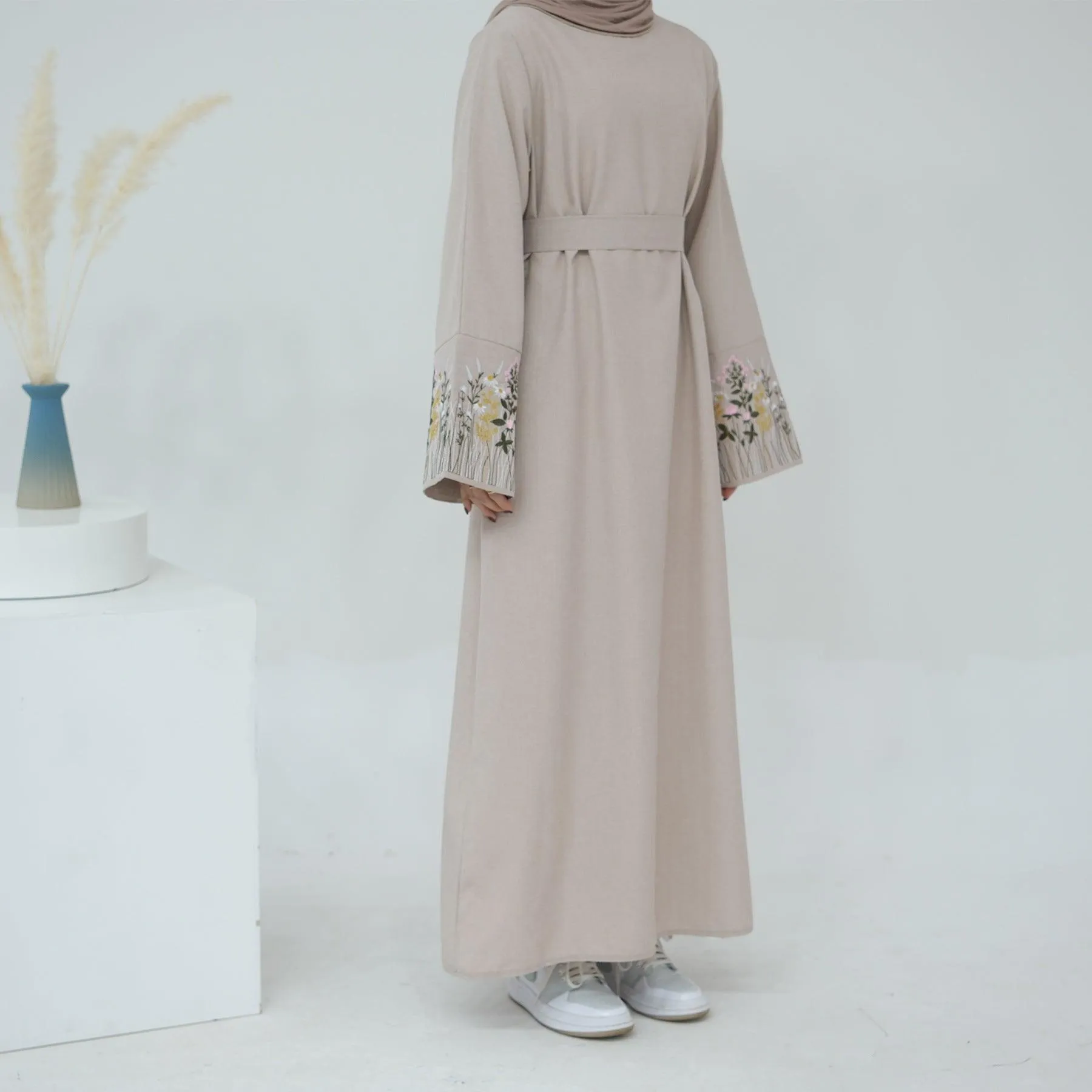 MA058 Floral Embroidery Elegant Abaya