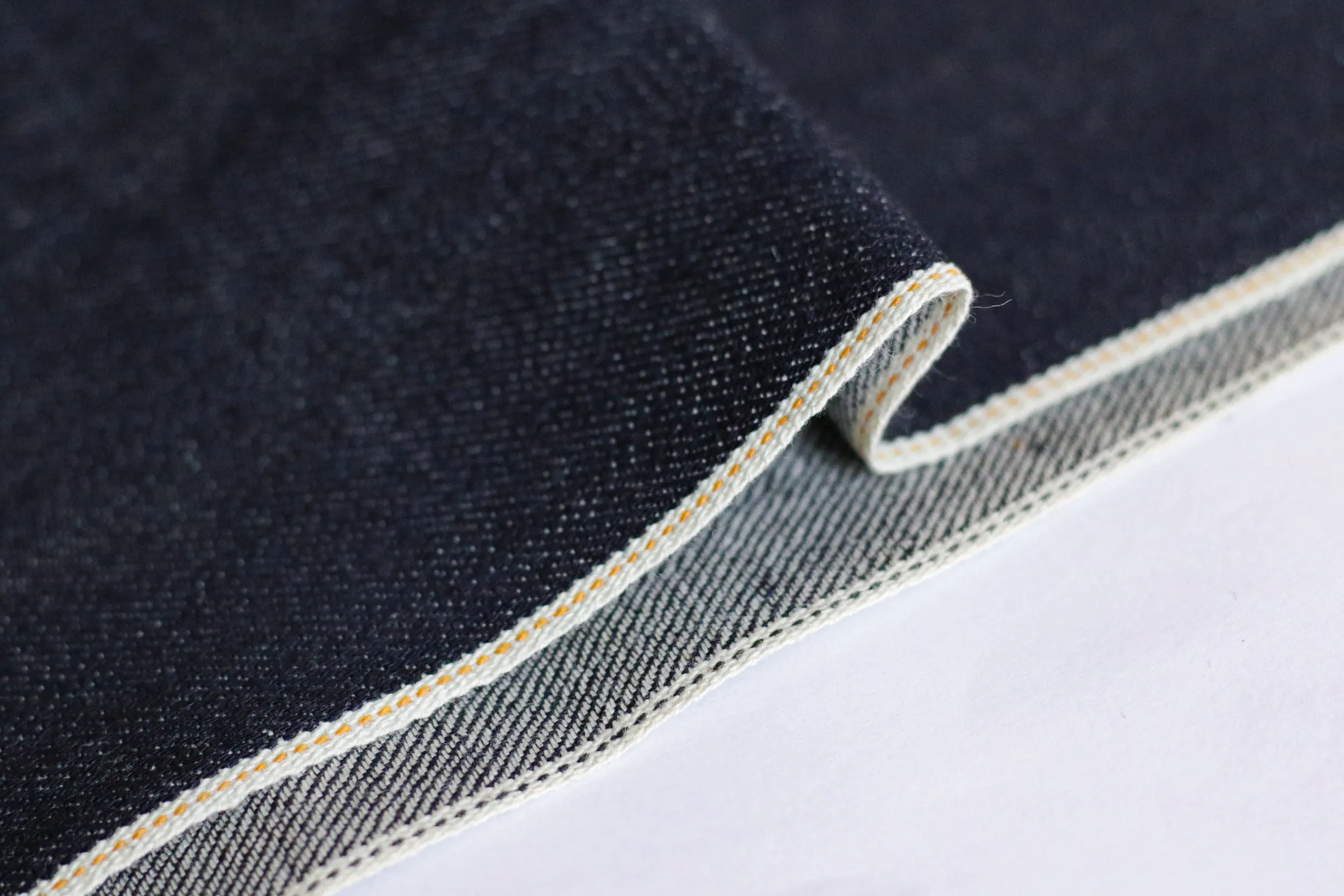 TWO TONE SELVEDGE PAPER WEIGHT DENIM *