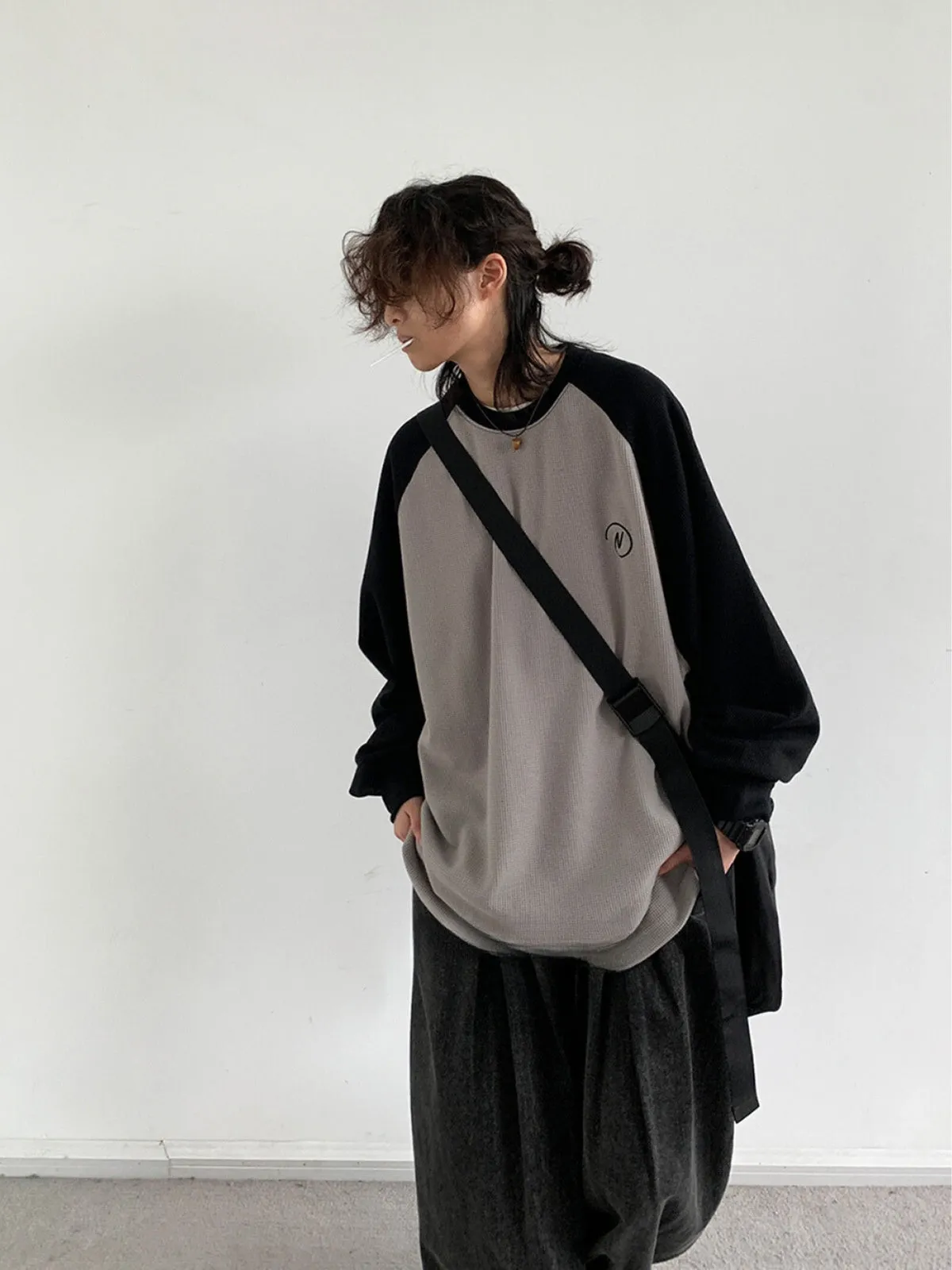 WLS Retro Raglan Sleeve Loose Sweatshirt